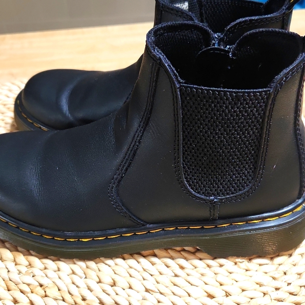 DOC MARTINS. - Picture 3 of 11